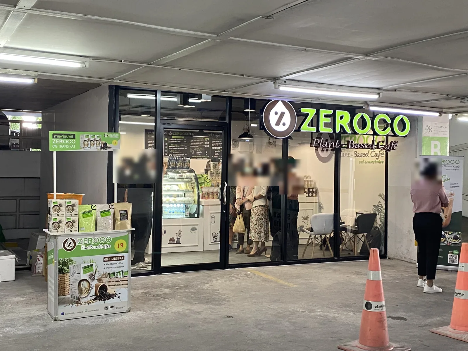 โซนคาเฟ่ plant-based ภายในร้าน Zeroco